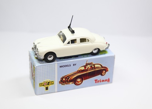 Spot triang 256 - spot, jaguar