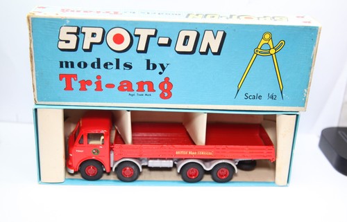 Spot triang aec mammoth - on,