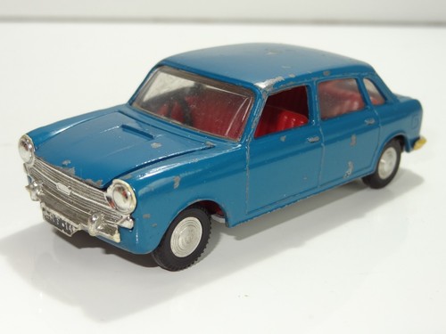 Triang spot 286 austin 1800 - on,