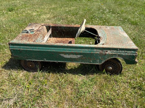 Triang pedal car for