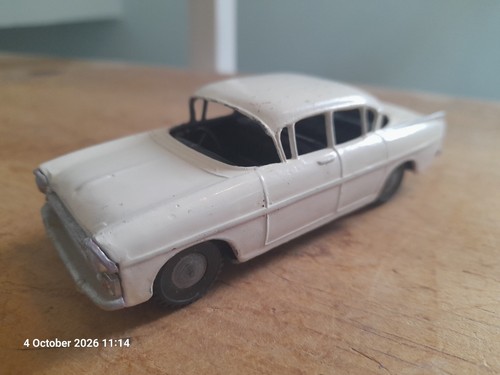 Spot vauxhall cresta - spot-on, model