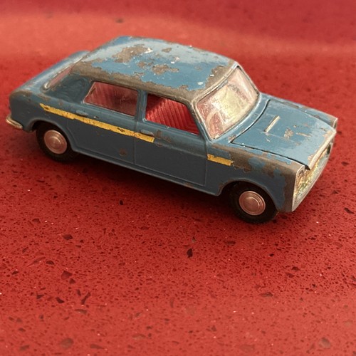 Spot triang diecast austin - on,