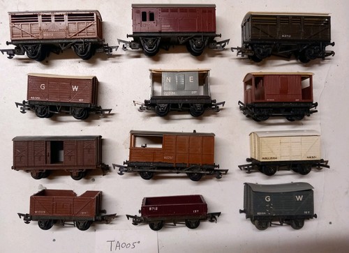 Triang wagons cattle - wagons, +